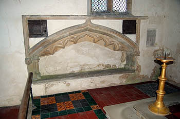 The tomb recess and aumbries January 2008